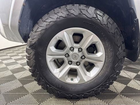 Used 2019 Toyota 4Runner SR5 Premium AWD/4WD image 10