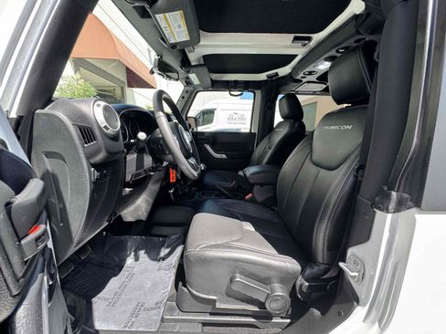 Used 2018 Jeep Wrangler Rubicon w/ Power Convenience Group AWD/4WD image 40
