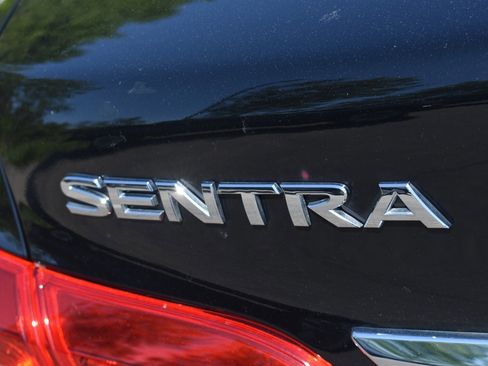 Used 2019 Nissan Sentra S FWD image 12