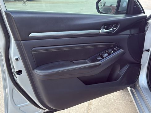 Used 2021 Nissan Altima 2.5 SV image 9