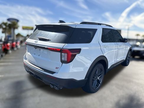 Certified 2025 Ford Explorer ST image 5