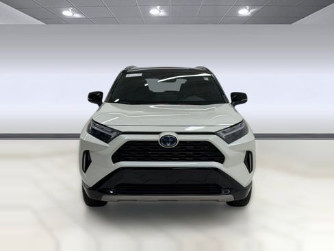 Used 2022 Toyota RAV4 XSE AWD/4WD image 5