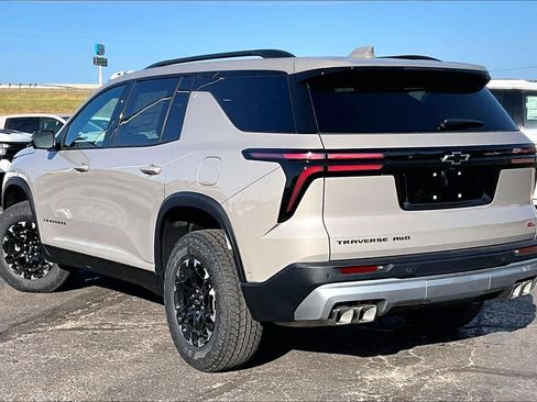 New 2027 Chevrolet Traverse Z71 w/ Enhanced Driving Package AWD/4WD image 3