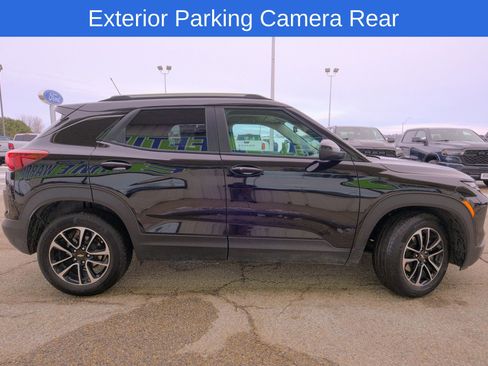 Used 2025 Chevrolet TrailBlazer LT image 11