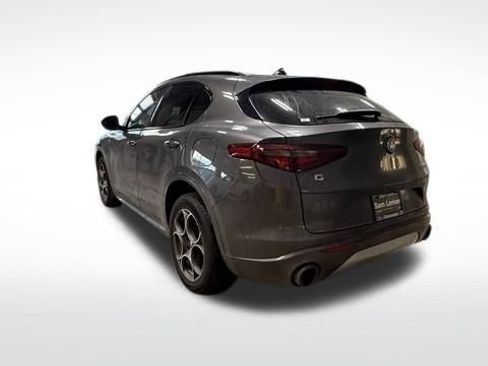 Used 2022 Alfa Romeo Stelvio Ti image 4