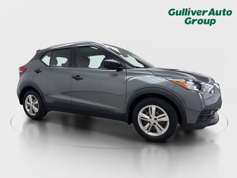 Used 2018 Nissan Kicks S FWD image 12