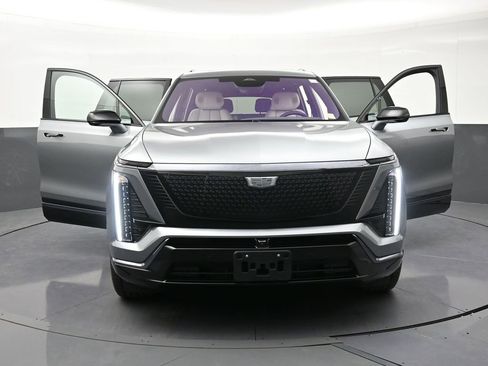 Used 2026 Cadillac Vistiq Luxury AWD/4WD image 37