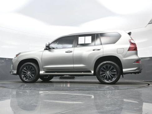Used 2021 Lexus GX 460 Premium w/ Accessory Package AWD/4WD image 29