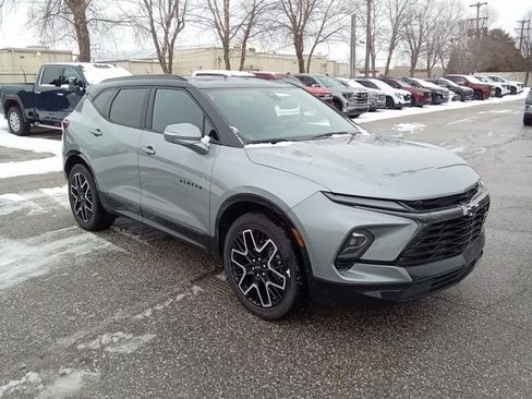 Used 2024 Chevrolet Blazer RS w/ Enhanced Convenience Package image 4