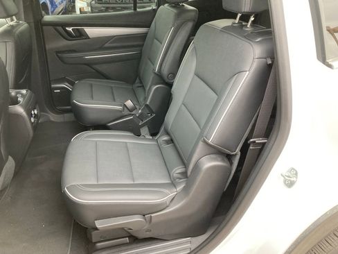 Used 2025 Buick Enclave Preferred image 35