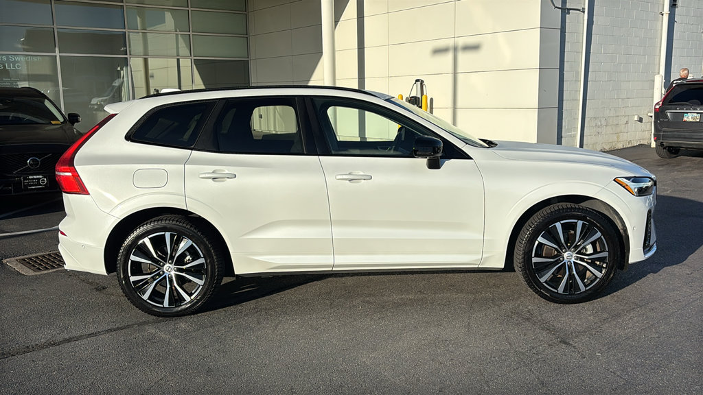 Certified 2024 Volvo XC60 B5 Plus w/ Protection Package Premier AWD/4WD image 27