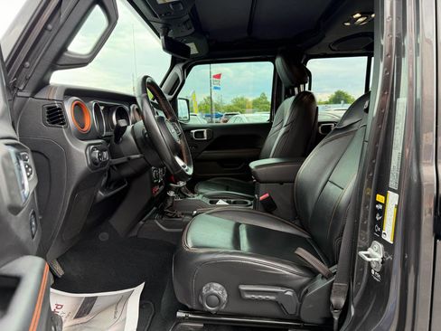 Used 2023 Jeep Gladiator Mojave w/ Cold Weather Group AWD/4WD image 14