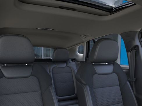 New 2026 Chevrolet Trax LT w/ Sunroof Package image 25
