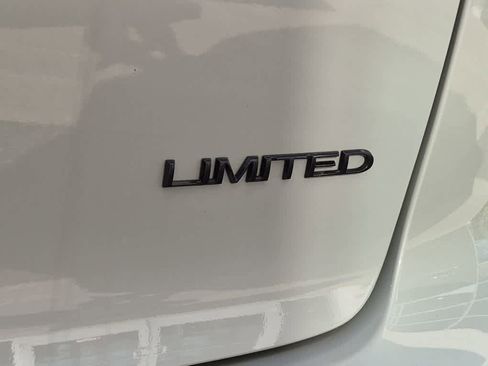 Used 2019 Chrysler Pacifica Limited w/ S Appearance Package image 22