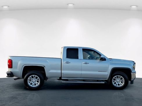 Used 2017 GMC Sierra 1500 SLE w/ SLE Value Package AWD/4WD image 5