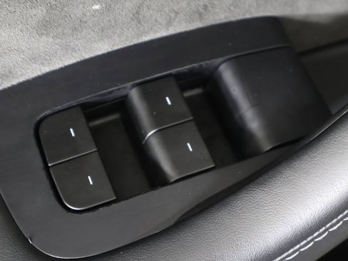 Used 2023 Tesla Model Y Long Range image 41