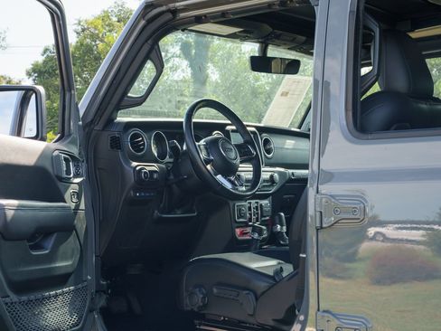 Used 2023 Jeep Wrangler Unlimited Rubicon 4xe w/ Cold Weather Group AWD/4WD image 24
