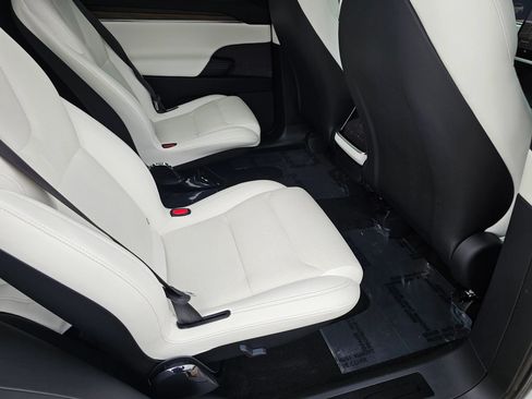 Used 2022 Tesla Model X AWD/4WD image 24