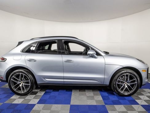 Used 2024 Porsche Macan Premium Plus AWD image 4