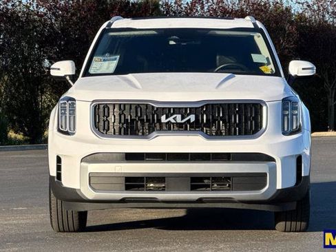 Used 2025 Kia Telluride EX image 9
