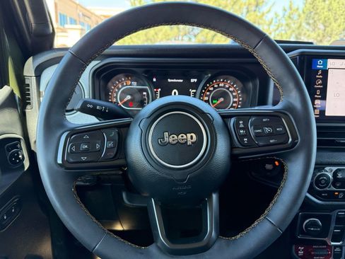 Used 2024 Jeep Gladiator Sport image 42