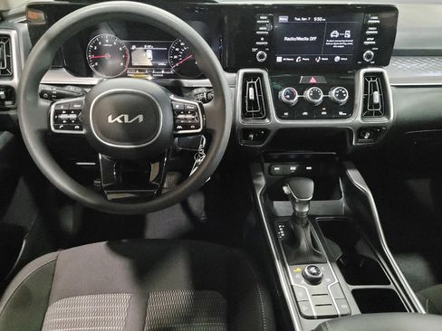 Used 2023 Kia Sorento LX image 22
