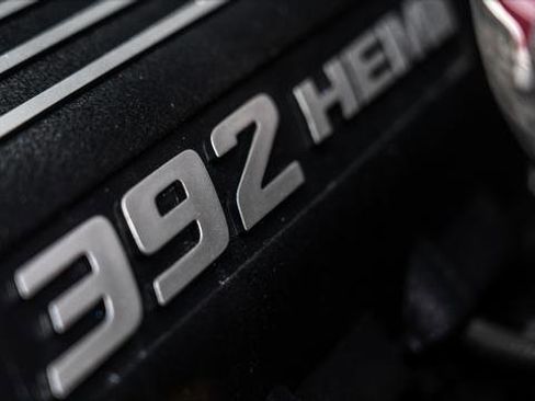 Used 2025 Jeep Gladiator Sport image 16