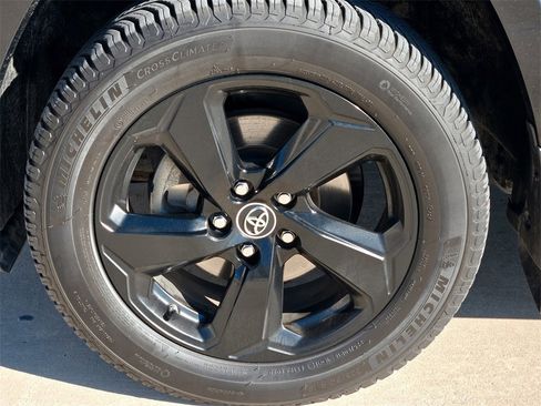 Used 2019 Toyota RAV4 XSE image 9