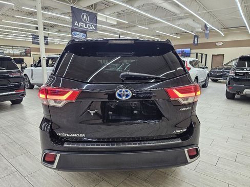 Used 2017 Toyota Highlander Limited Platinum AWD/4WD image 7