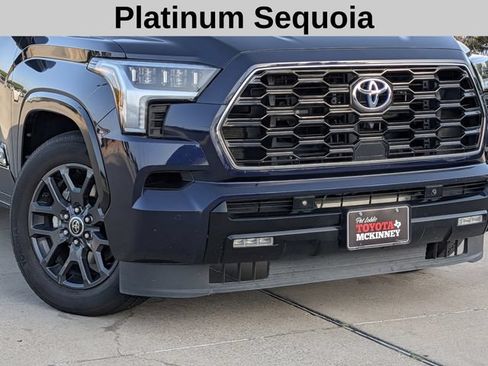 Used 2023 Toyota Sequoia Platinum AWD/4WD image 3