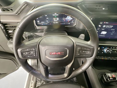 Used 2024 GMC Sierra 1500 AT4 w/ AT4 Preferred Package image 11