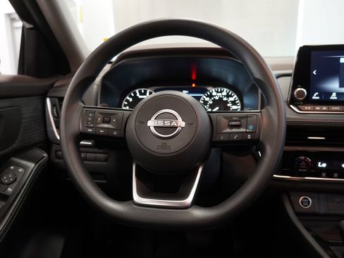 Used 2023 Nissan Rogue SV AWD/4WD image 17