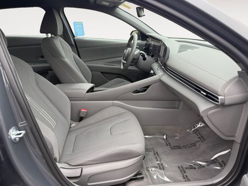 Used 2023 Hyundai Elantra SEL w/ Convenience Package image 19