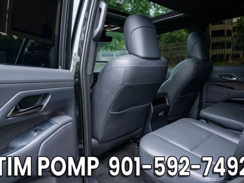 Used 2025 Lexus GX 550 w/ Cold Area Package AWD/4WD image 13