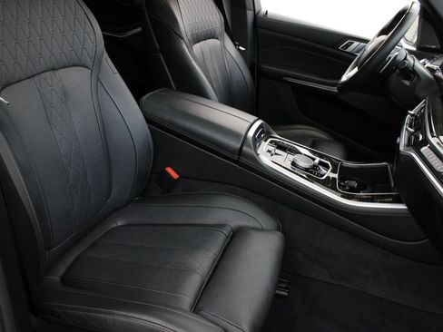 Used 2025 BMW X5 xDrive50e AWD/4WD image 26