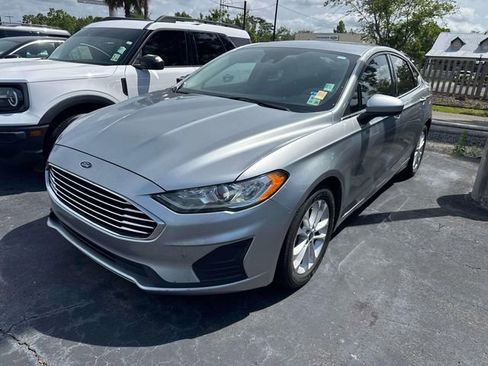 Certified 2020 Ford Fusion SE FWD image 3