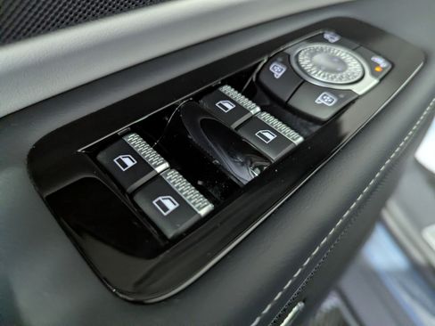 Used 2025 Lincoln Nautilus Reserve AWD/4WD image 18