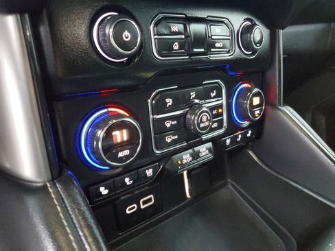 Used 2021 Chevrolet Tahoe Premier w/ Premium Package image 78