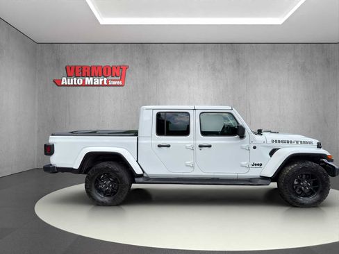 Used 2025 Jeep Gladiator Sport AWD/4WD image 9