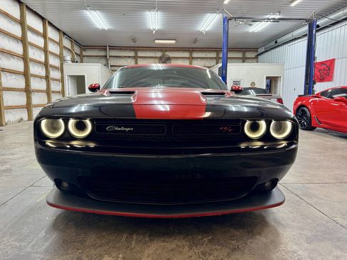 Used 2016 Dodge Challenger R/T Scat Pack w/ Leather Interior Group image 5