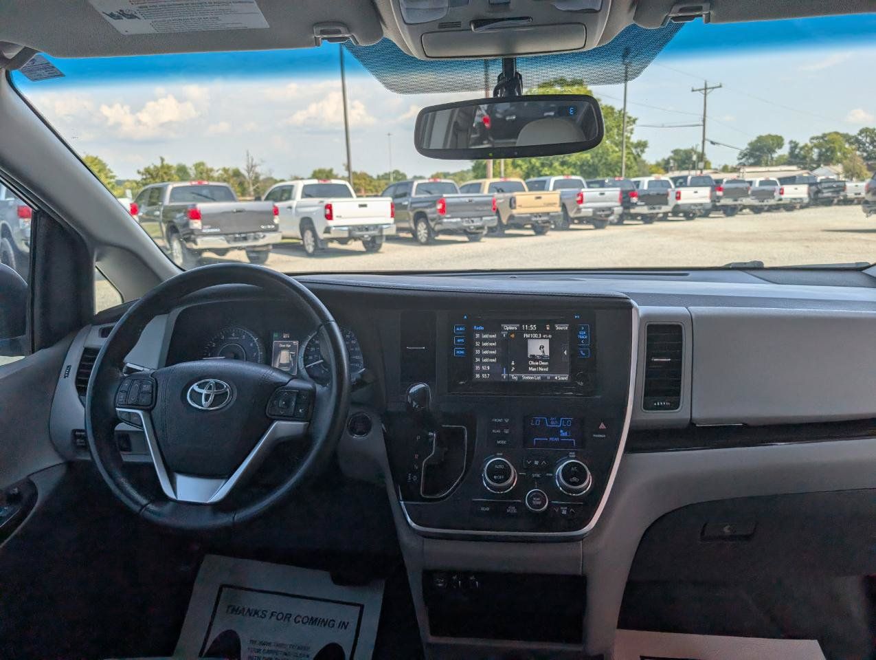 Used 2017 Toyota Sienna XLE w/ XLE Navigation Package FWD image 25
