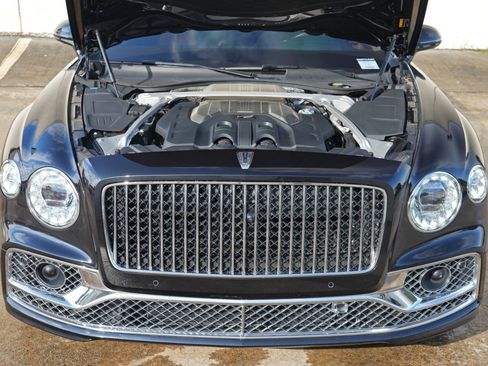 Used 2023 Bentley Flying Spur Azure AWD/4WD image 8