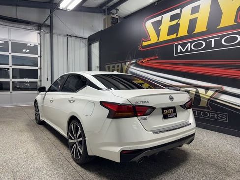 Used 2021 Nissan Altima 2.5 SR w/ SR Premium Package image 17