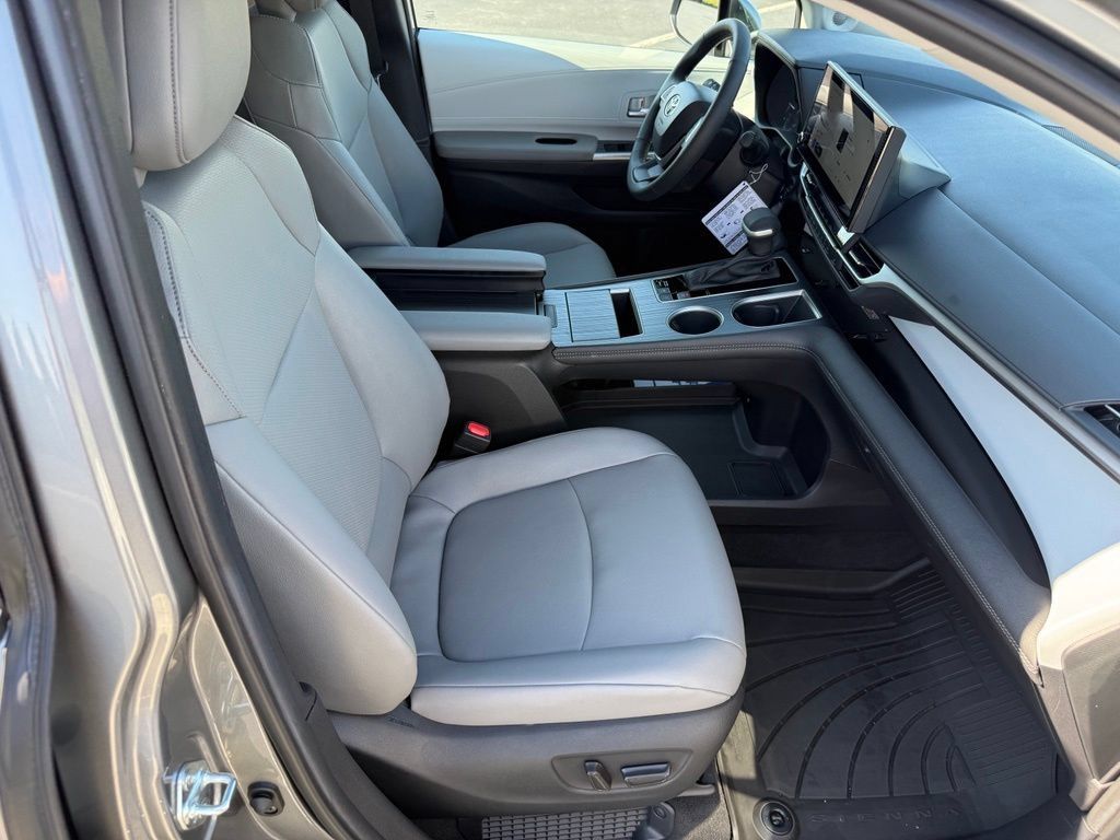 Certified 2026 Toyota Sienna XLE AWD/4WD image 45