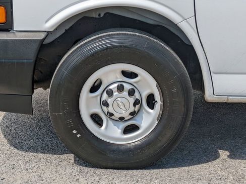 Used 2020 Chevrolet Express 3500 Extended w/ Driver Convenience Package image 11