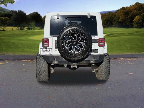 Used 2015 Jeep Wrangler Unlimited Sahara w/ Max Tow Package image 5