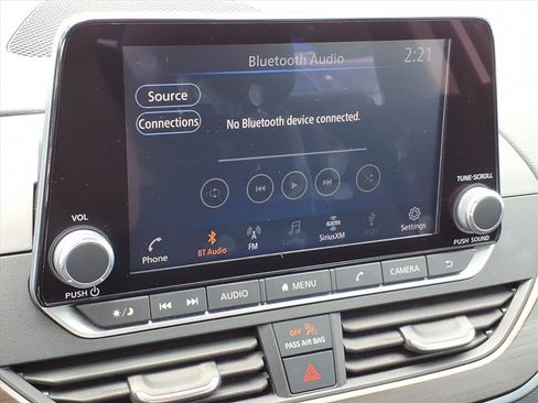 Used 2025 Nissan Altima 2.5 SV FWD image 29