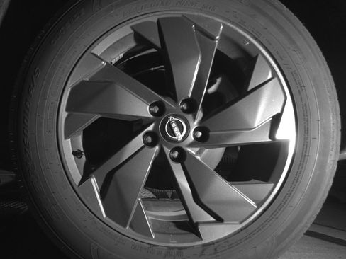Used 2025 Nissan Rogue SV FWD image 11