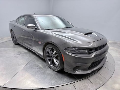 Used 2019 Dodge Charger Scat Pack RWD image 3