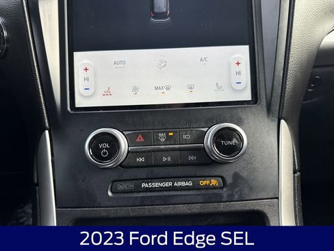 Used 2023 Ford Edge SEL image 23